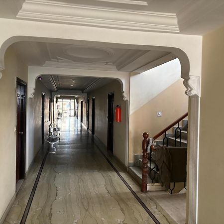 Hotel Siddhi Vinayak Station Road Джайпур Екстериор снимка