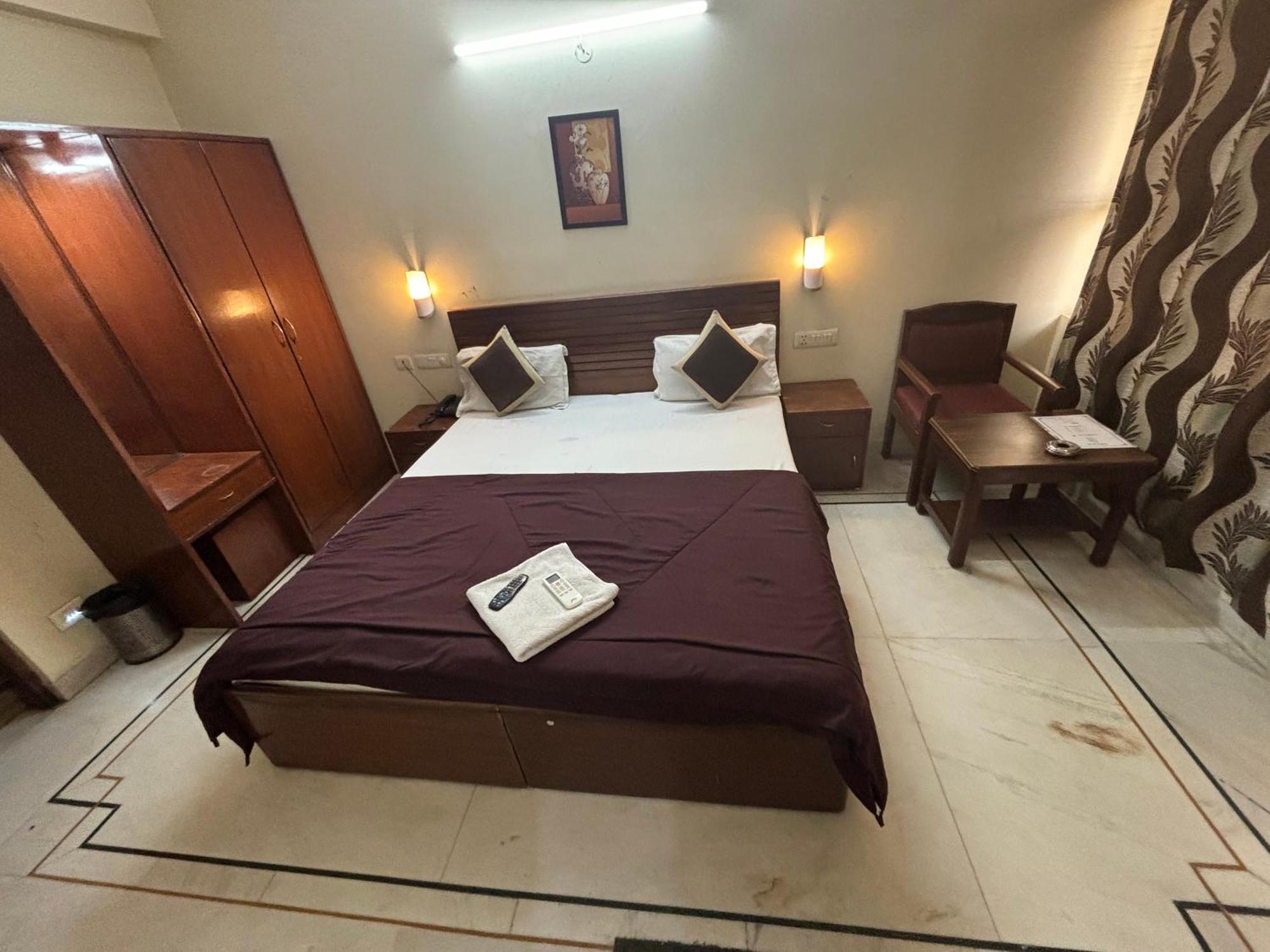 Hotel Siddhi Vinayak Station Road Джайпур Екстериор снимка